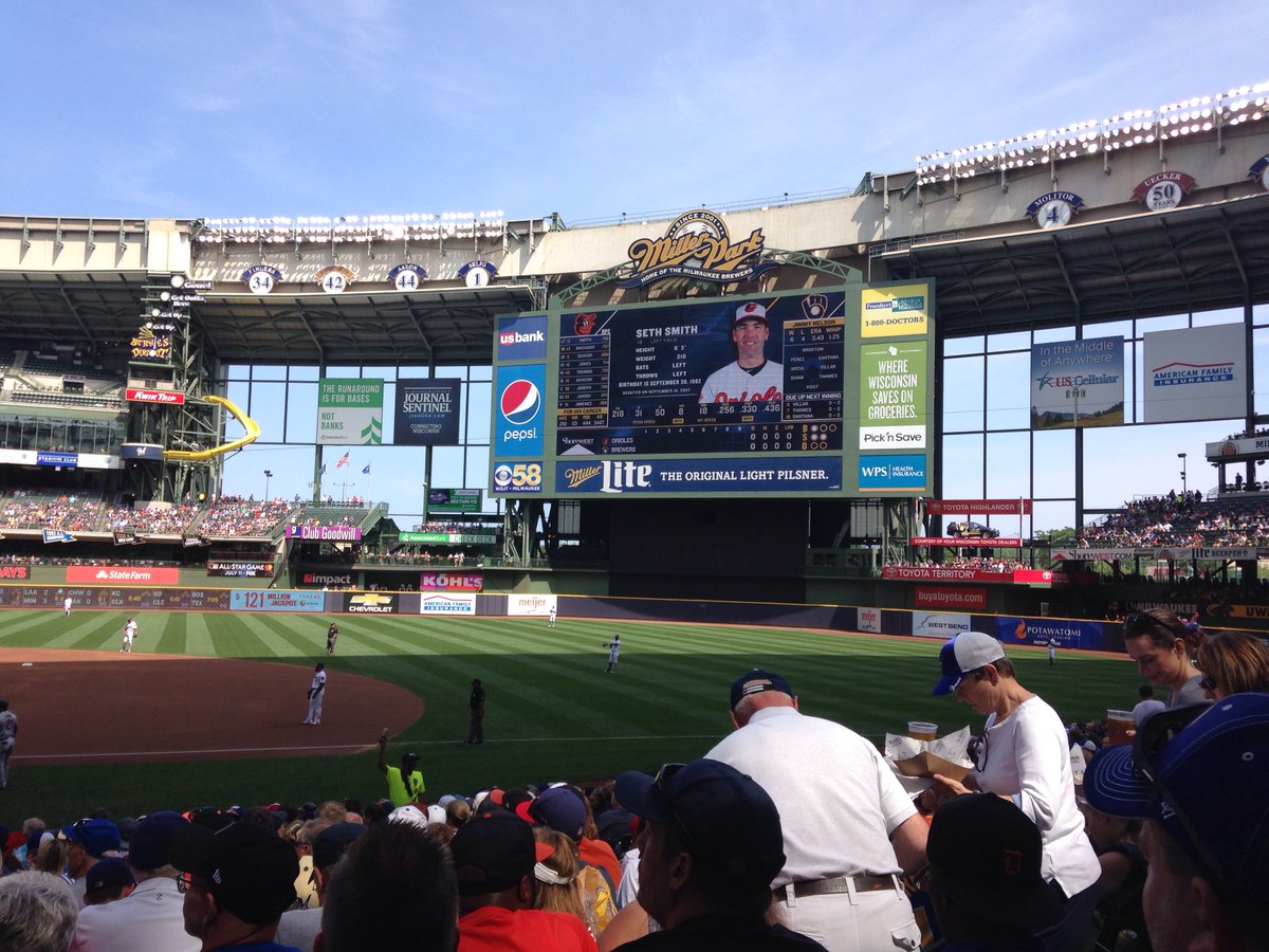 chad_reuter's tweet photo. Beautiful day at the ball park. #BrewHas #4th #merica https://t.co/2bLVYa6WPj