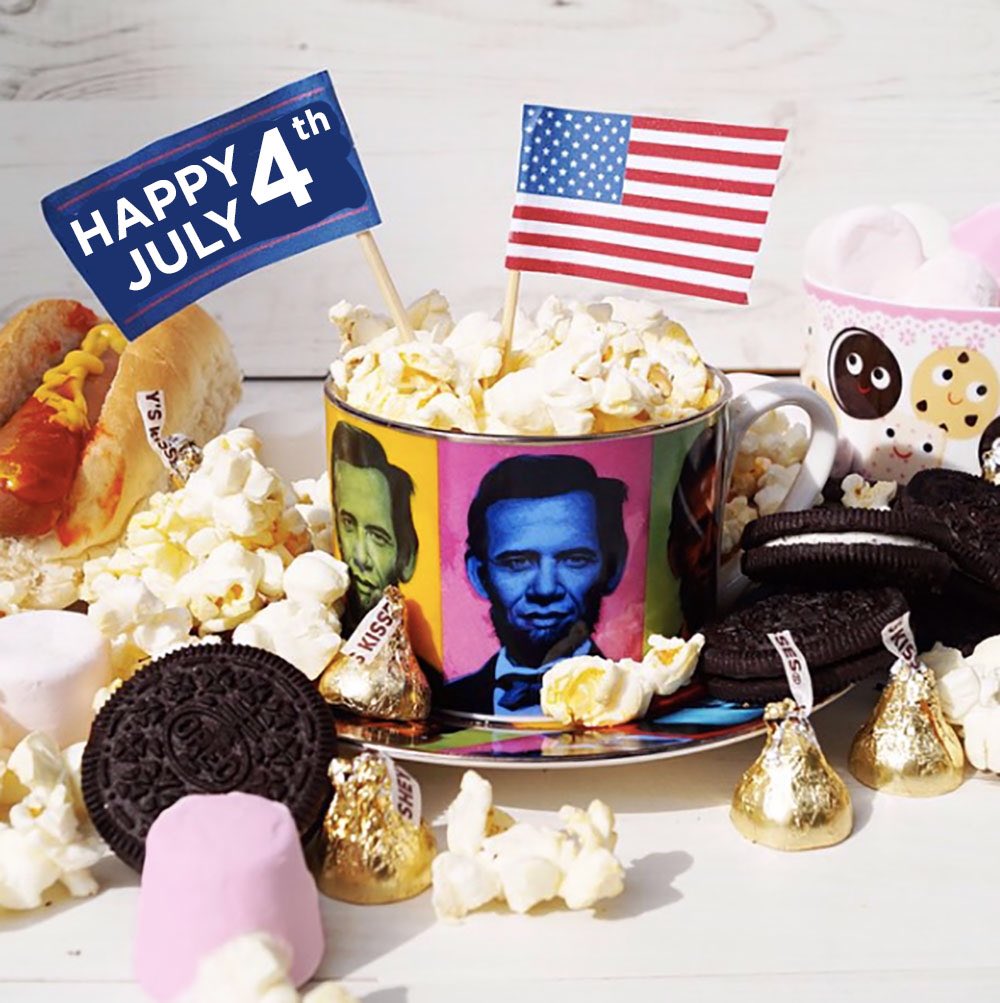 LTD_EDN's tweet photo. Happy 4th July @ronenglishart #heidikenney #TuesdayTreat #Independenceday #4thOfJuly2017 #July4th #abrahamobama https://t.co/9Yic6YOy9M