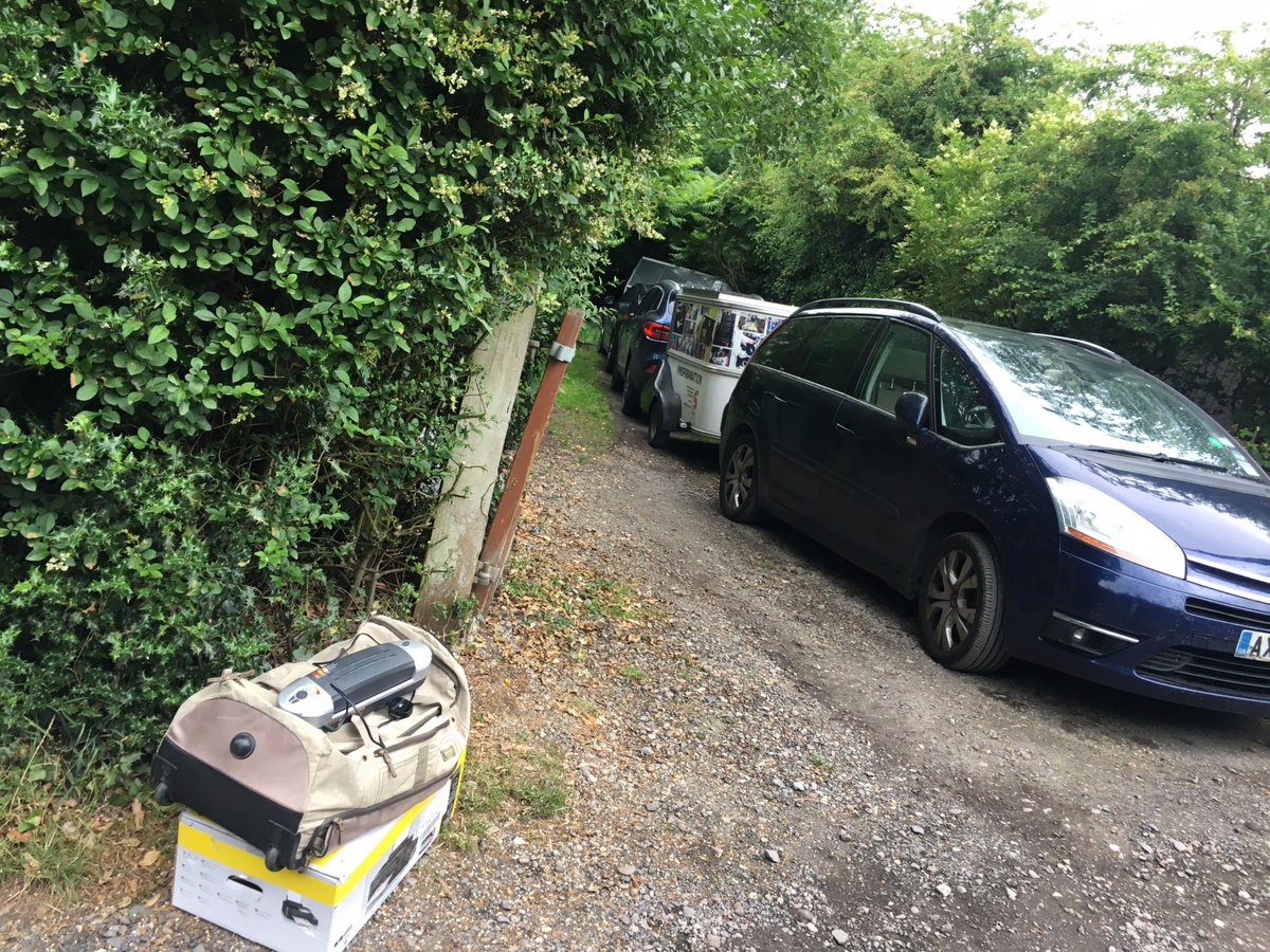NickCorston's tweet photo. #OneLessStranger Stayed with @Airbnb_uk family in Coalbrookdale, night b4 our #SCONLB event. The dogs slept but the pigs said hi! #Priceless https://t.co/dJ0IG6Z5OX