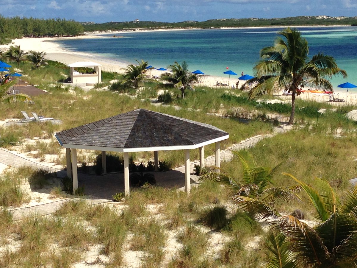 eastbayresort's tweet image. #privacy is the new #luxury. Stay at East Bay in #turksandcaicos to escape crowds &amp;amp; often have pristine #beaches to yourself. Come relax!