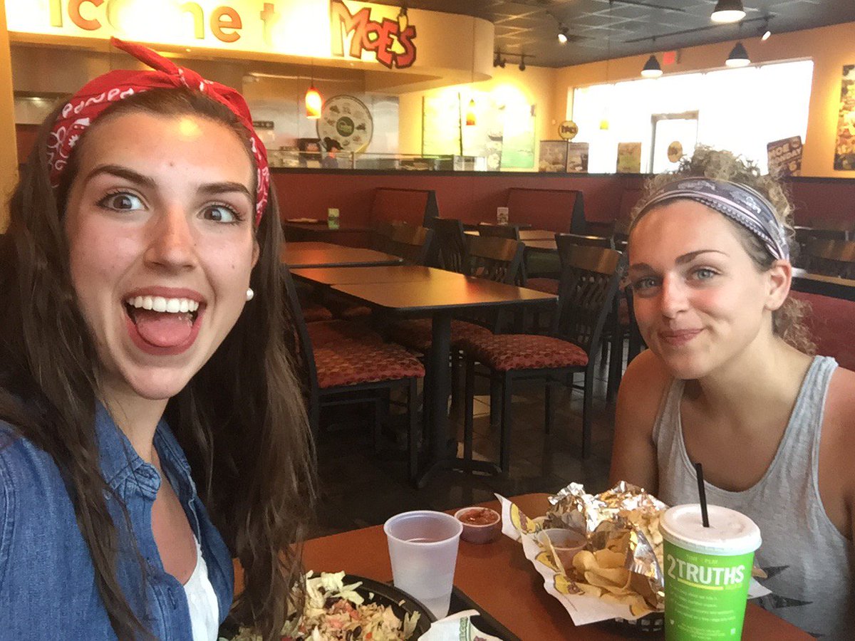 Popahontas's tweet photo. livestream from Moe's. evolution of Taylor. get you a girl who can do both. https://t.co/dj5KntIQxv