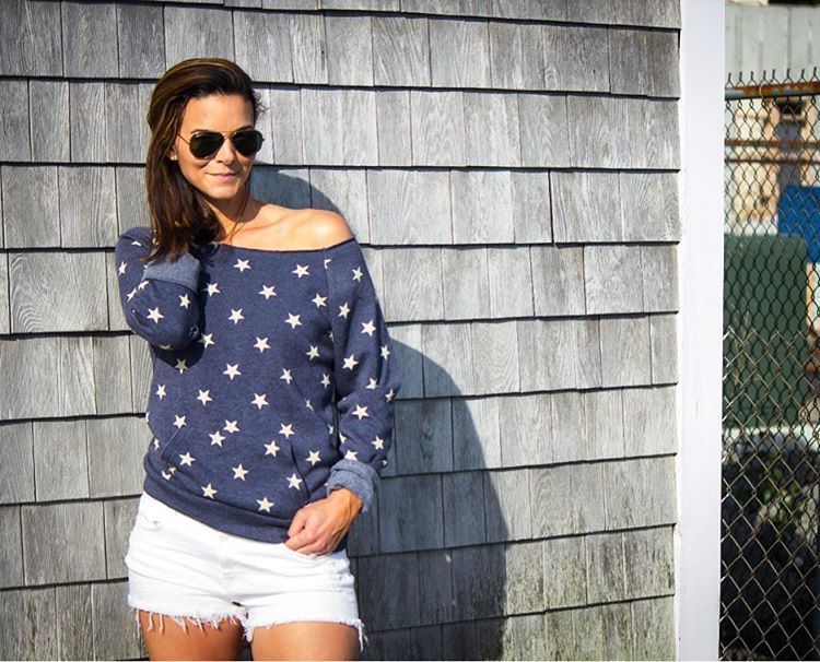 shop_Millie's tweet photo. Love this 4th of July top  via @heartandseam!!! 🇺🇸🇺🇸🇺🇸
Grateful for this country I live in and the freedom's we al… https://t.co/pg9V3aN4oZ https://t.co/7vQck0nELt