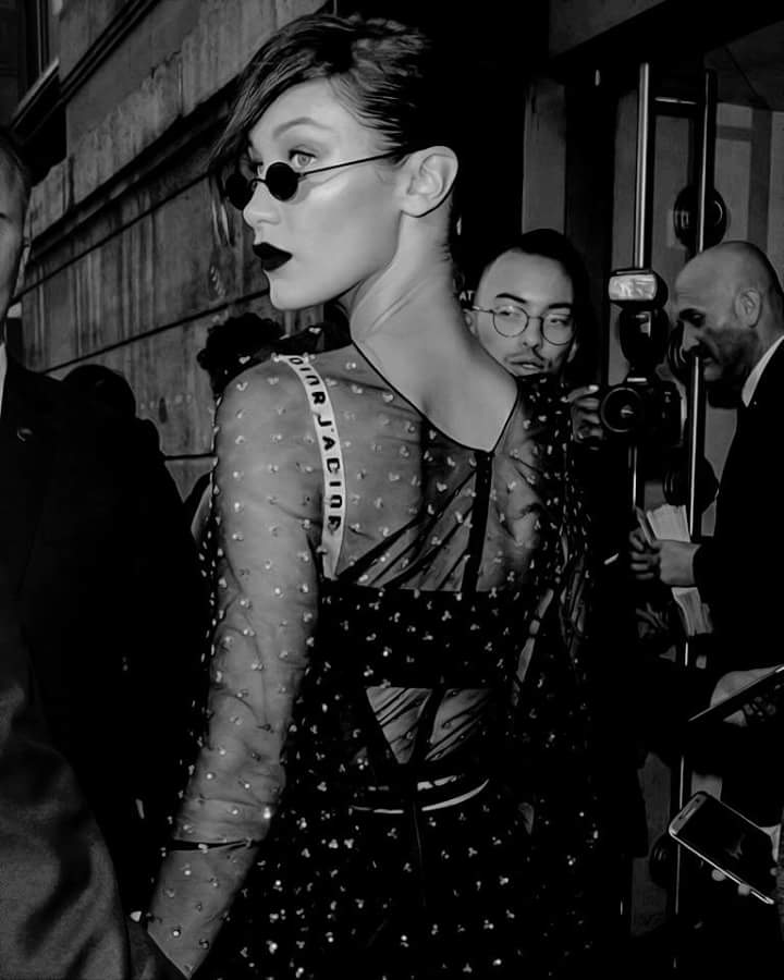 逻辑;

Y qué si te incluyo en mi vida; amarte con mis sutilezas; con ligereza; sin mucha lógica; con algunas horas de más y robándote otras.