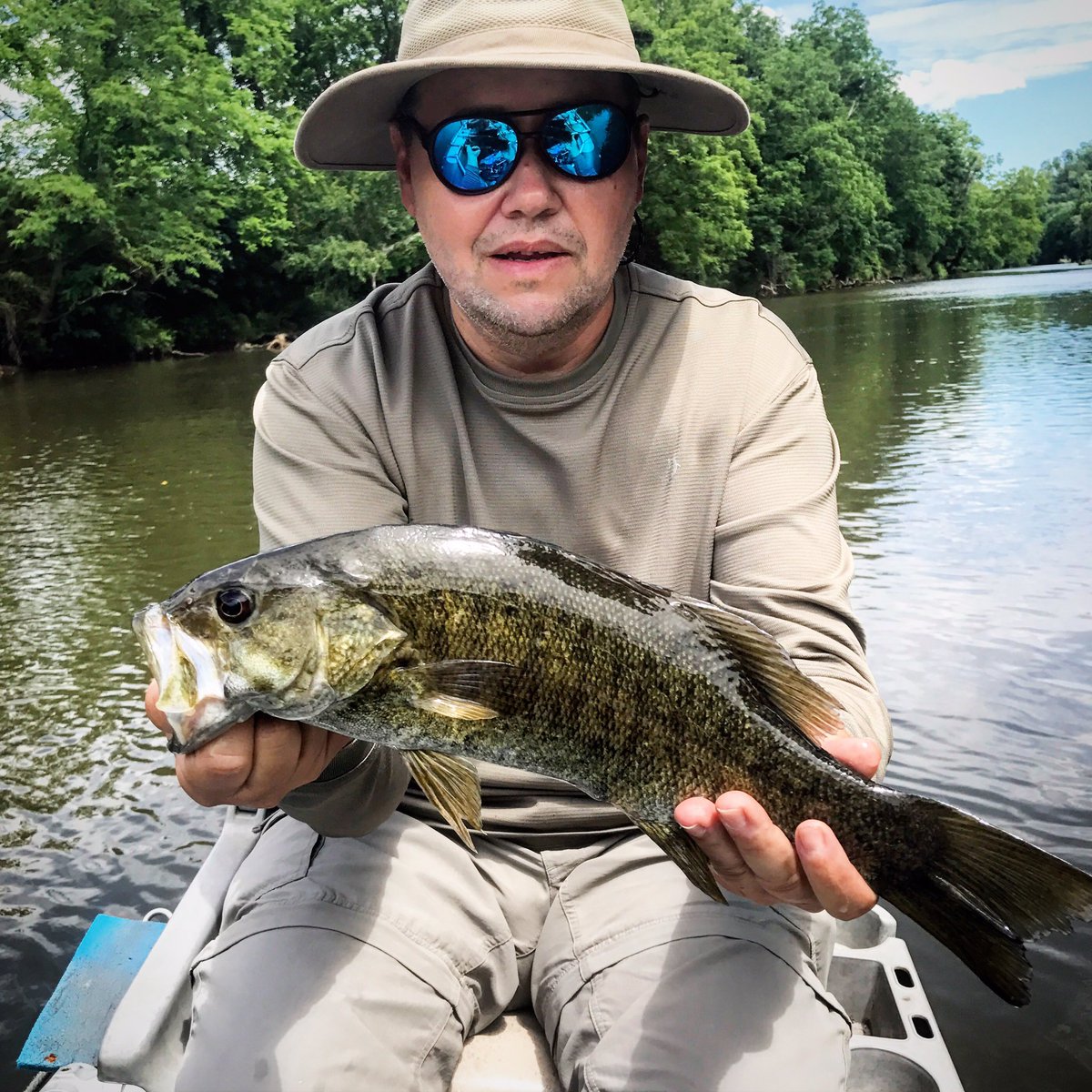 HookersFlyShop's tweet photo. Smallie action has been hot lately.  Come float with us.   828-587-4665 https://t.co/5EUG3gcw0y