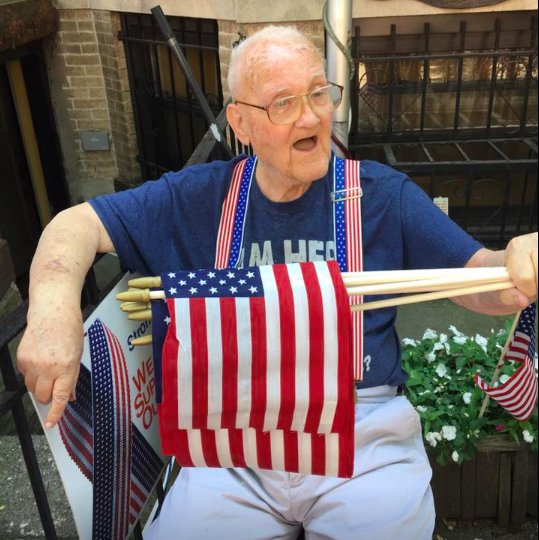 twinluv's tweet photo. My grandfather ordered 300 American flags and is giving them out to people as they walk around the neighborhood! 🇼🇸🇼🇸 https://t.co/vgeyAz2TMp