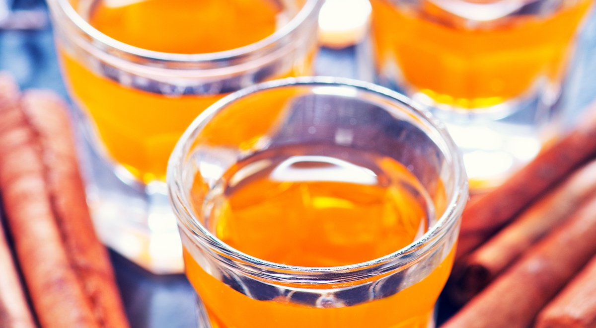 GLYNNEVAN's tweet photo. What to drink on #IndependenceDay? Try a GLYNNEVAN Whisky Two Solitudes. Get the recipe here: https://t.co/Rd4M27ezzH #CreateaNewTradition https://t.co/12osR9DbSE