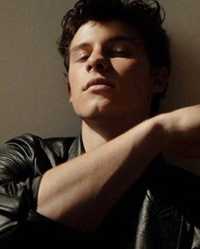 ShawnMendesBRA's tweet image. O sofrimento é real com esse ensaio que não sai completo logo da Clash Magazine ❤