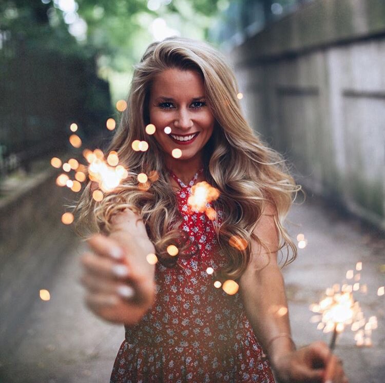 Happy 4th of July to all our fave firecrackers! Gorgeous shot of <a href="/oliviarink/">Olivia Rink</a> by the amazing @leximariephoto💥💥💥