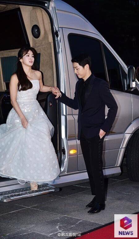 lyuublue's tweet photo. This is coming realllllll #SongSongCouple #SongJoongKi #SongHyeKyo https://t.co/EYDluHezXw