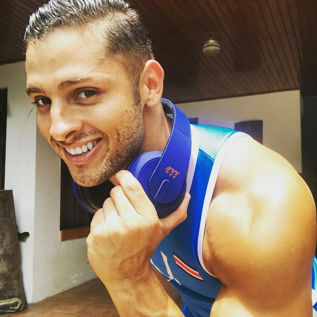 from @william_mora_oficial 💯 #bluetooth #malektronic #sonidoperfecto #Gravity #headphones <a href="/Malektronic/">Malektronic</a> #SoundsPerfect