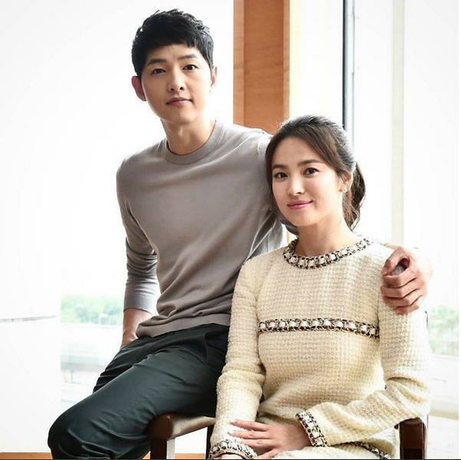 kor_celebrities's tweet photo. 俳優ソン・ジュンギ、女優ソン・ヘギョ、絶えない熱愛説の「結論」は「結婚」。両方の所属事務所、「2人の美しい未来のために、祝福をお願いします。ファンの方々には2人が別途、消息を伝える…
つづき⇒ https://t.co/rldDqbEB3Q https://t.co/AThmrNNwXF