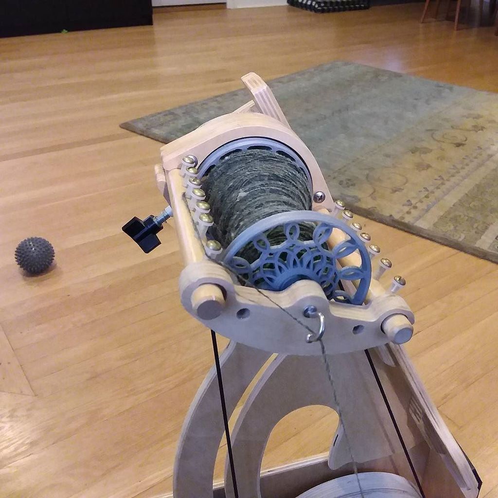 pennyshima's tweet photo. A good day to spin #bartlettyarns #mainewool on my #akerworks bobbin. #tuesdaysareforspinning https://t.co/Ef2K9ij5NG https://t.co/jMW8h9Jawj