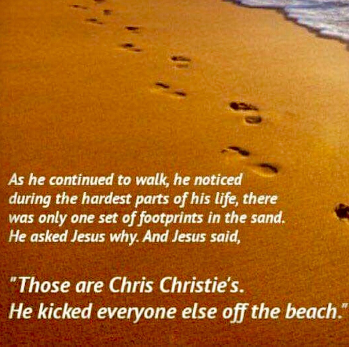 TheMominatrixx's tweet photo. #ChrisCrispy  #ChristieOffTheBeach https://t.co/0OHfabiW4W
