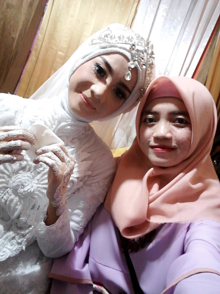 susanfebry's tweet photo. msih edisi sma inces rifatunnisa... skli lgi SAMAWA ya my besty... 😘30617 https://t.co/ba4tykfy88