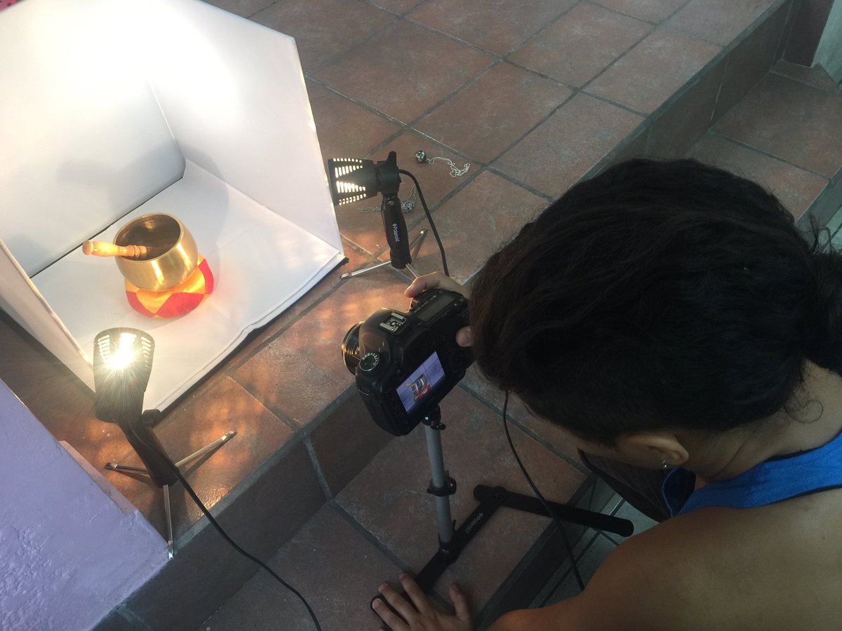 Trabajando en fotos de producto! #klepkaesamor #audiovisualoided