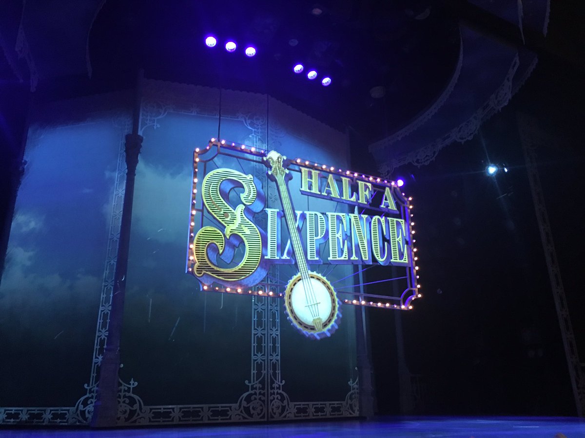 miss_vdb's tweet photo. Had a fab time seeing @HalfASixpence tonight. @SamORourke smashed it as Arthur Kipps! Highly recommend seeing the show if you can. https://t.co/2NderdYsLS