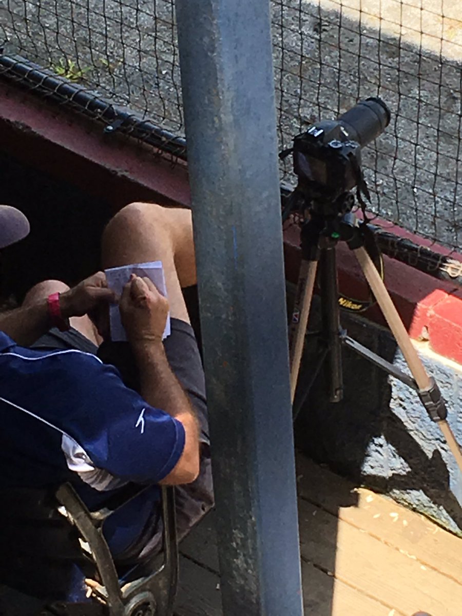 grinditcoach's tweet photo. MLB Scout? Nope has shorts on. Must be a big time college coach. Zoom lens, note taking, nope? Stud Dad locked in #redflag? #primeseat https://t.co/bIWKERZy2A