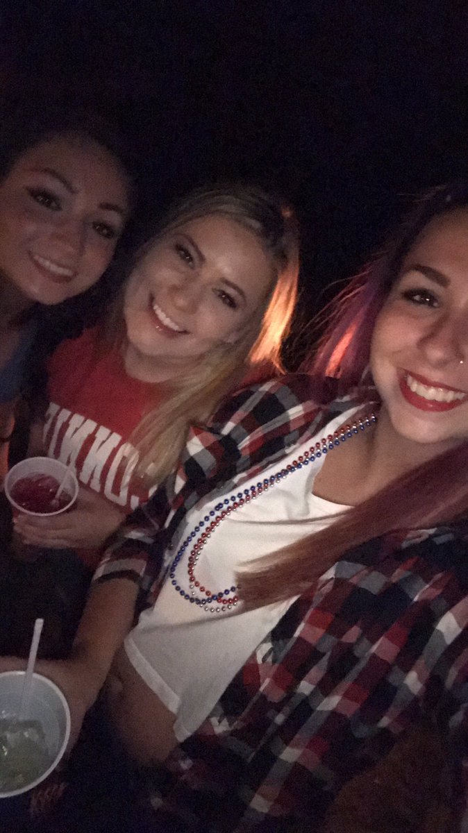lexy__cani's tweet photo. Great night with even greater people https://t.co/2g3qK1BqTJ