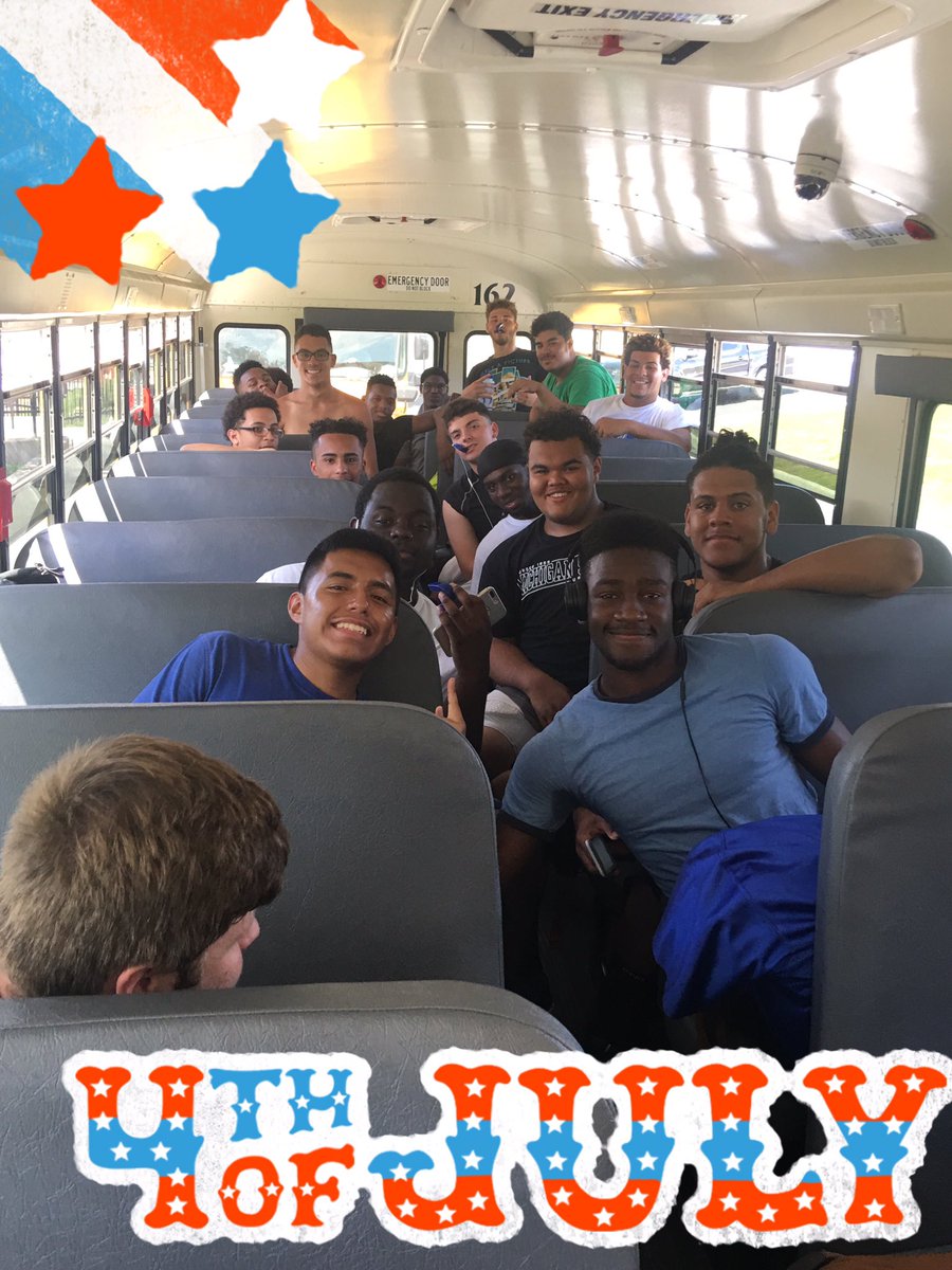 Mtownfb's tweet photo. Happy 4th from the Bear family 🇺🇸Players see you on the field tomorrow from 3-5!! #campthrowback https://t.co/eM3lZzMgFi