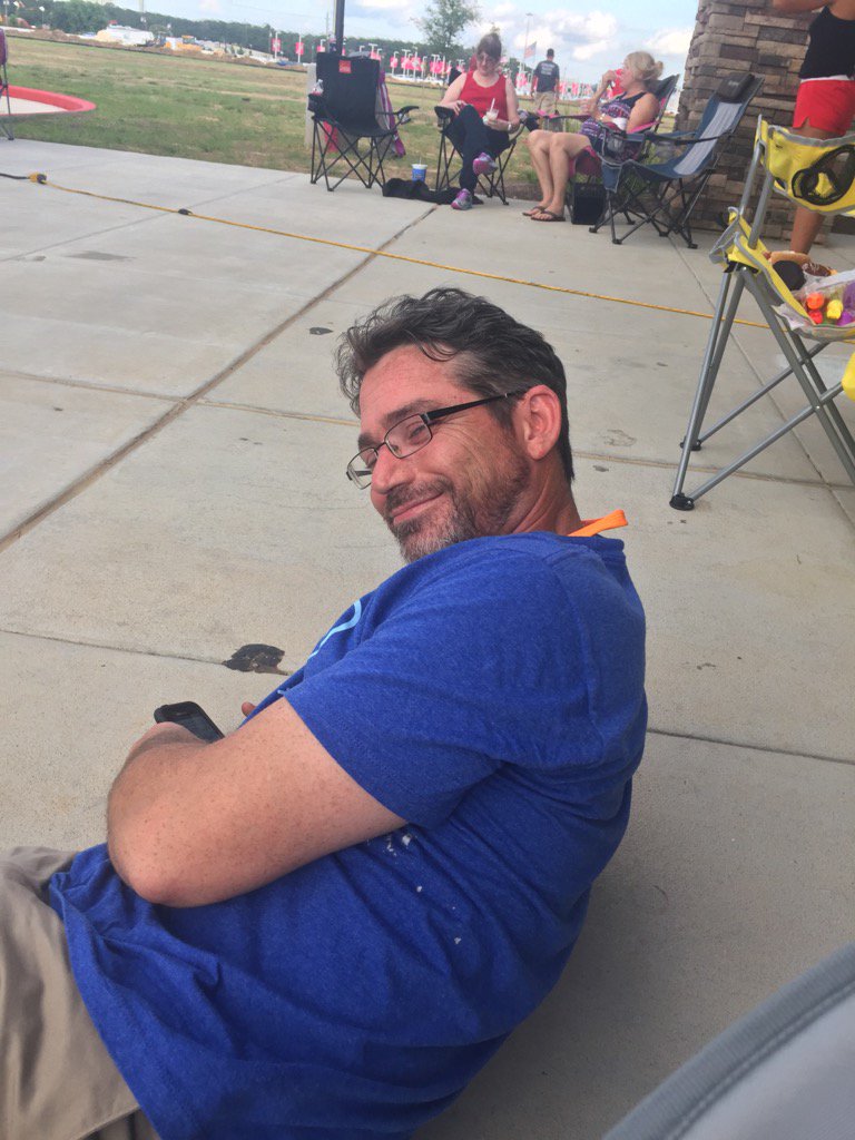 MariaGo58463876's tweet image. Neil chilling at our church's Freedom fest