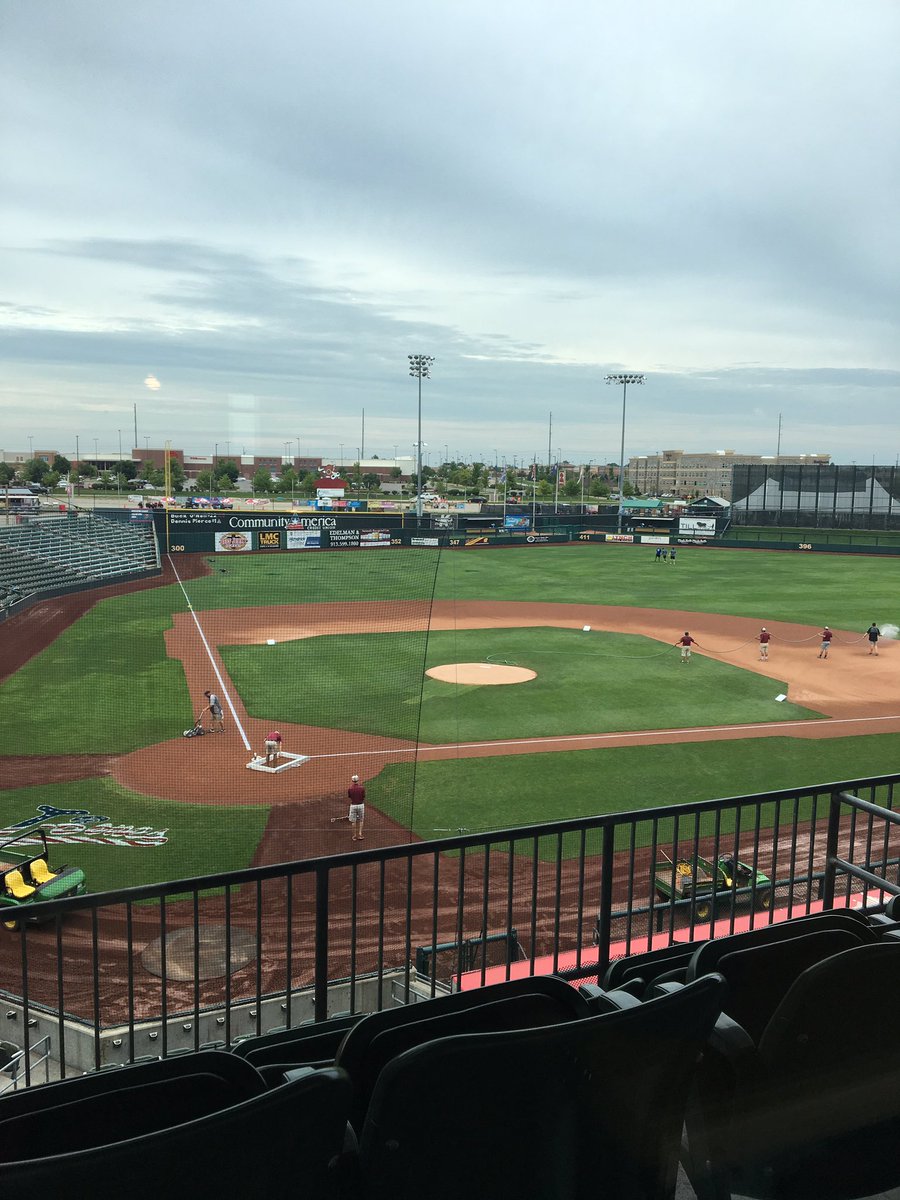 Puggle4KU's tweet photo. Love the T-Bones! Let's Go T-Bones 👏🏼👏🏼👏🏼👏🏼👏🏼#KCLotteryTweetSuite #KCTBones @tbonesbaseball https://t.co/YNJTTOHZMO