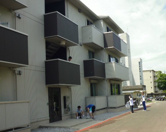 国立大学法人豊橋技術科学大学 7月1日 土 に学生宿舎の大掃除を行いました 今年度から受け入れを開始したtutグローバルハウスの入居学生を含めた約410名の参加者は 協力して宿舎周辺や棟内を清掃しました また 今回は非常食の試食 一部学生は準備も 国立大学法人豊橋技術科学大学 7月1日 土 に学生宿舎の大掃除を行いました 今年度から受け入れを開始したtutグローバルハウスの入居学生を含めた約410名の参加者は 協力して宿舎周辺や棟内を清掃しました また 今回は非常食の試食 一部学生は準備も
