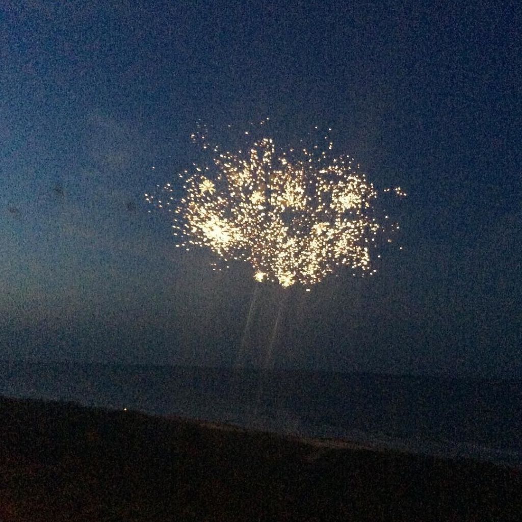 thedivinebee's tweet photo. And from our deck with a good glass of vino. #fireworksovertheocean #lifeisabeach… https://t.co/wIawizixfd https://t.co/EUrHn6Ct5N