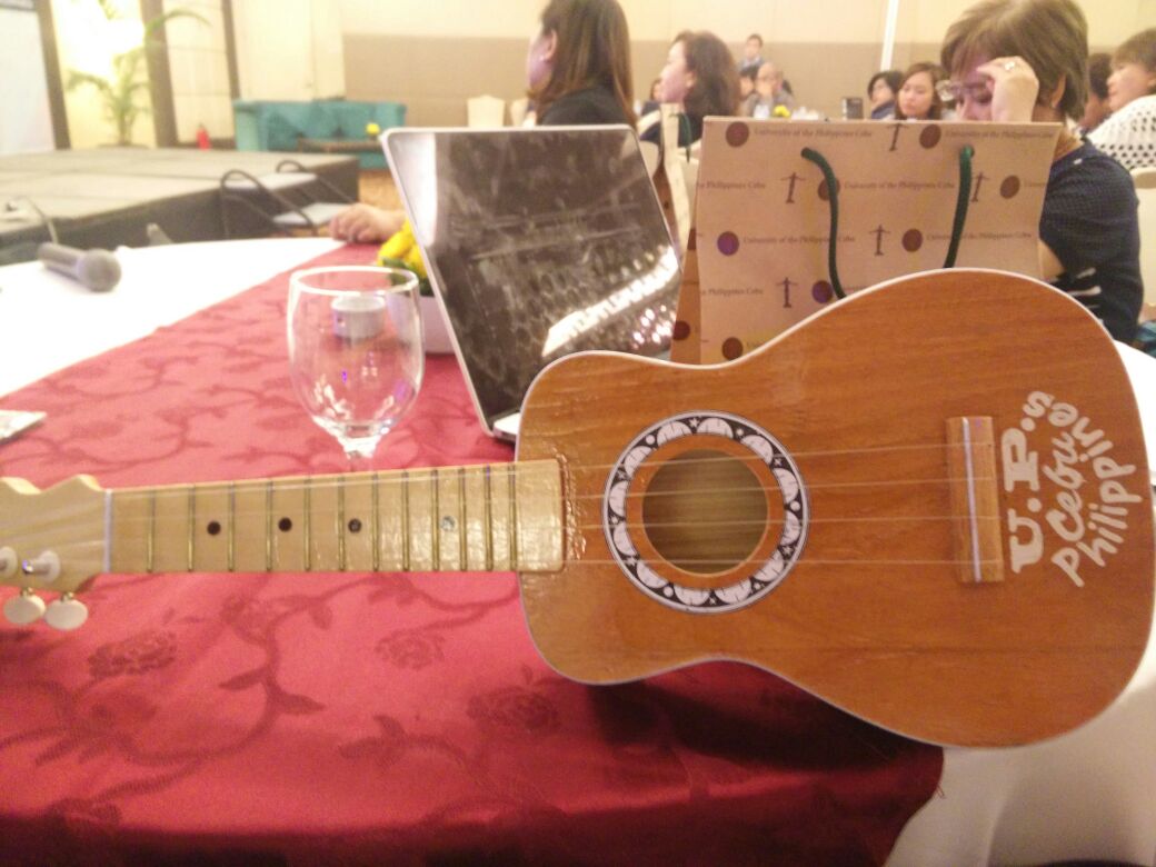 rfrsarmiento's tweet image. Look what they gave out to the resource speakers! Thank you so much UP Cebu :) #BigData4Health