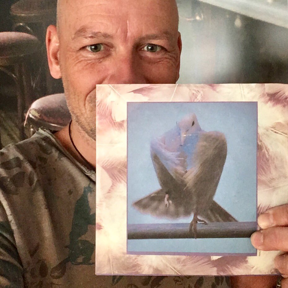 peter_lodder's tweet photo. Pinch me! My holy grail! Finally! #Syndicate #japanesePROMO @prince https://t.co/M81AOYmLXK