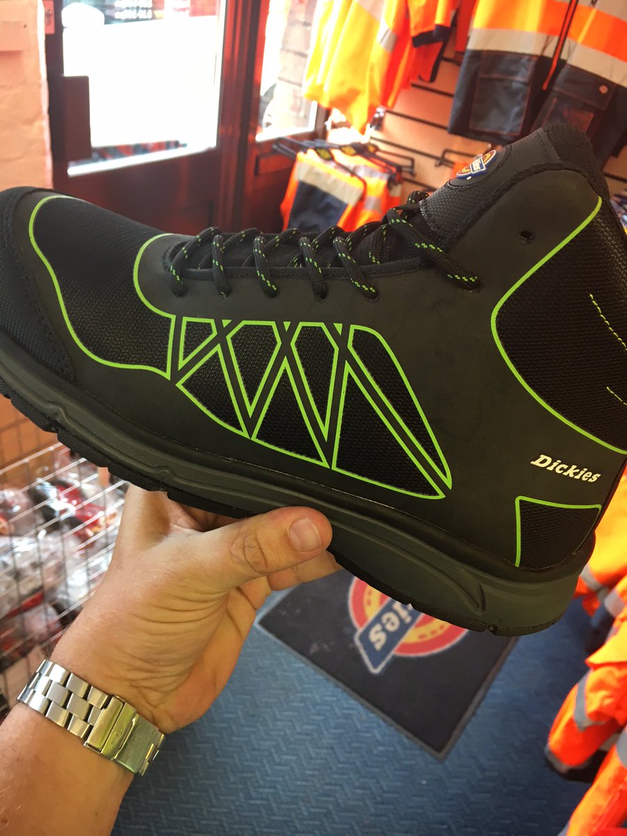 seworkwear's tweet photo. Never leave you sample bag open @Dickies@Chris_Dickies @DickiesEurope #topsecret #worktrainers #secretshoes #askady #theworkwearreviewer https://t.co/p2mZ5DS1fi