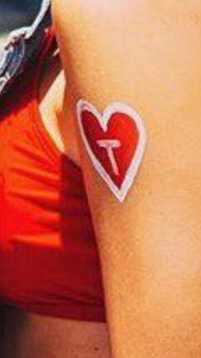 tcn_ryanjacobs's tweet photo. T for @tom_applewhite ? Confirmed: Meredith and Tom are having an affair. Now, will Parker and Bree end up together from the pain? https://t.co/dqPaOfdt8j