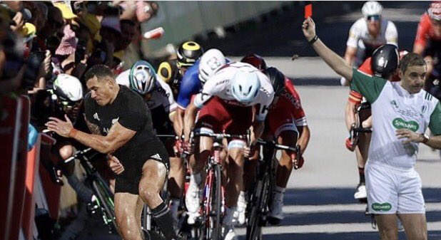 johnsunde's tweet photo. Sorry bro didn't see you there! #LeTour #Sagan #Cavendish #elbowgate https://t.co/PX9V9ZfQ5k