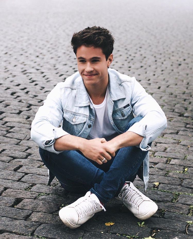 myqueenisvalu's tweet photo. Michael Ronda😍 https://t.co/bMf3FTNprC
