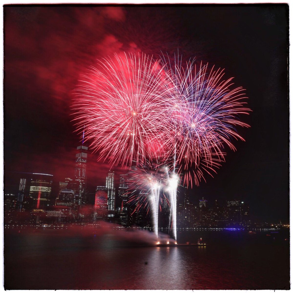JerseyCity's tweet photo. Largest fireworks display in our region concludes an event-packed day at Exchange Place #JC4th #JCMakeItYours #JerseyCity https://t.co/a6020dqivK