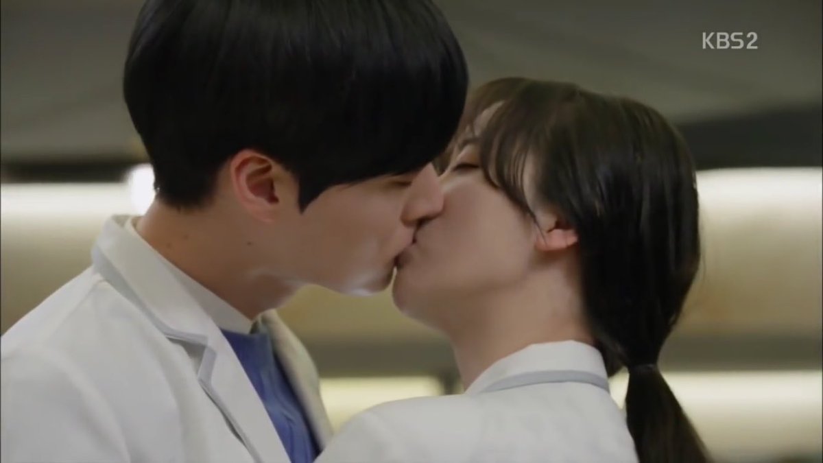 kdramarchive's tweet photo. a list of on-screen couple kisses that turned out to be real ✨ special wishes of happiness goes out to the newly engaged songsong couple 🌙 https://t.co/m2myWtcLnn