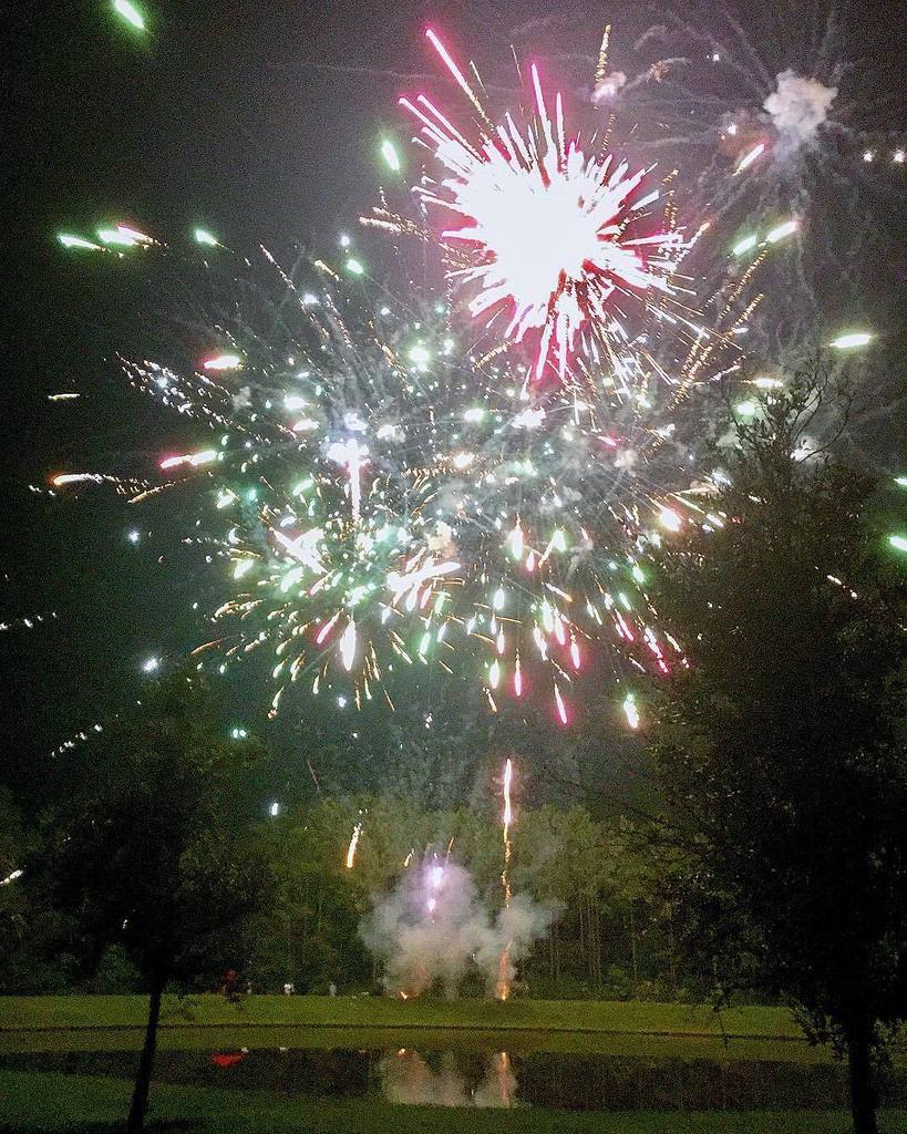 leesernotlesser's tweet photo. Loving my new neighborhood on #july4th my backyard view was #litup tonight! These people go hard with the #firewor… https://t.co/tL9d1DIYlZ https://t.co/Y3OFsvGShX