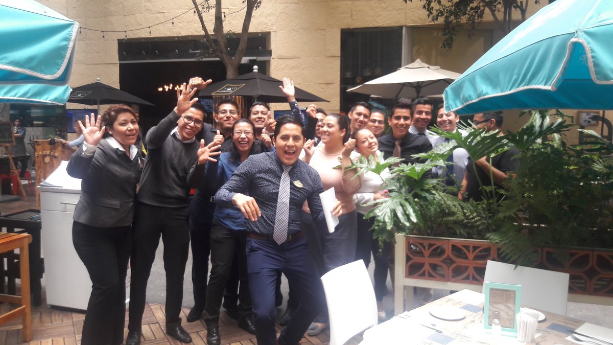 SOLEA_'s tweet photo. @SomosCinepolis Nuevo Equipo Administrativo, con todo para la apertura, Próximamente Plaza Parque Puebla 🤗 https://t.co/8Ow5iSJuaV