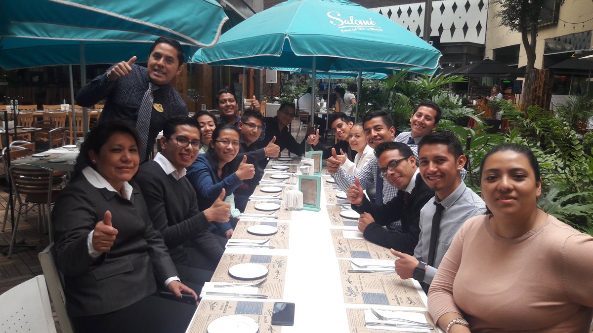 SOLEA_'s tweet photo. @SomosCinepolis Nuevo Equipo Administrativo, con todo para la apertura, Próximamente Plaza Parque Puebla 🤗 https://t.co/8Ow5iSJuaV