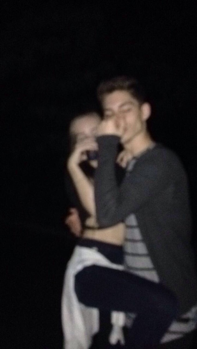 Faschafer_'s tweet photo. PARA BÉNS pra melhor pessoa desse mundão, que consegue me aguentar e tornar meu dia melhor ❤️ Melhor parceiro/amigo #semprenos https://t.co/Rf6vBua7Ge