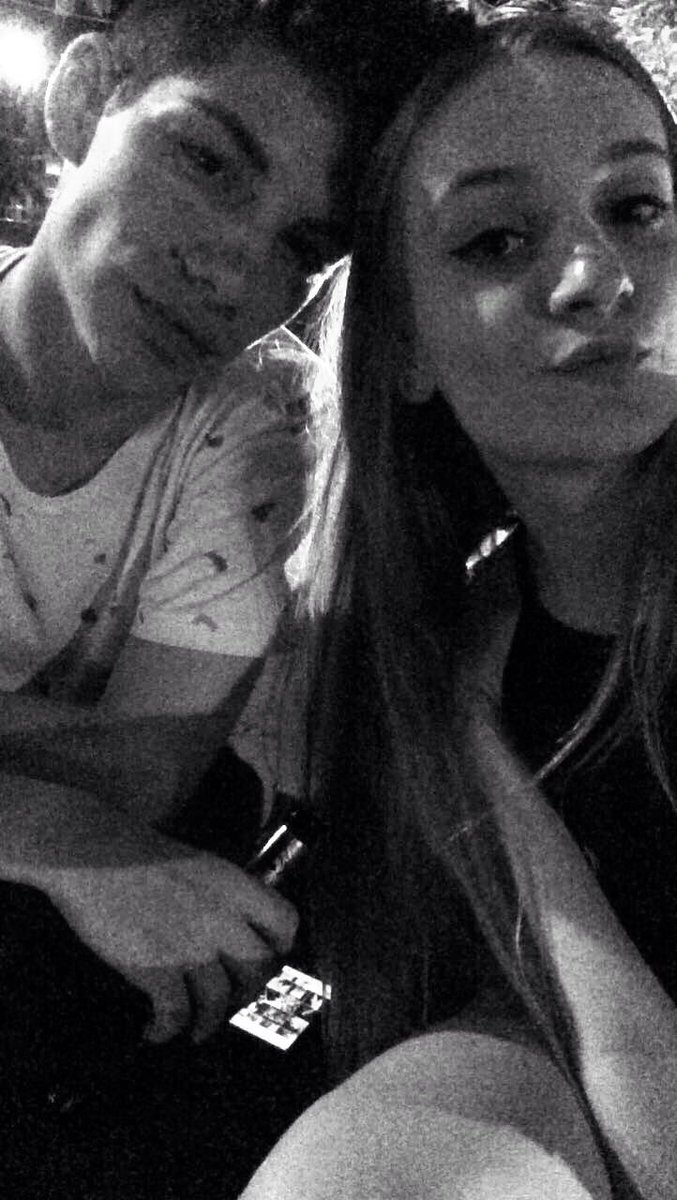 Faschafer_'s tweet photo. PARA BÉNS pra melhor pessoa desse mundão, que consegue me aguentar e tornar meu dia melhor ❤️ Melhor parceiro/amigo #semprenos https://t.co/Rf6vBua7Ge