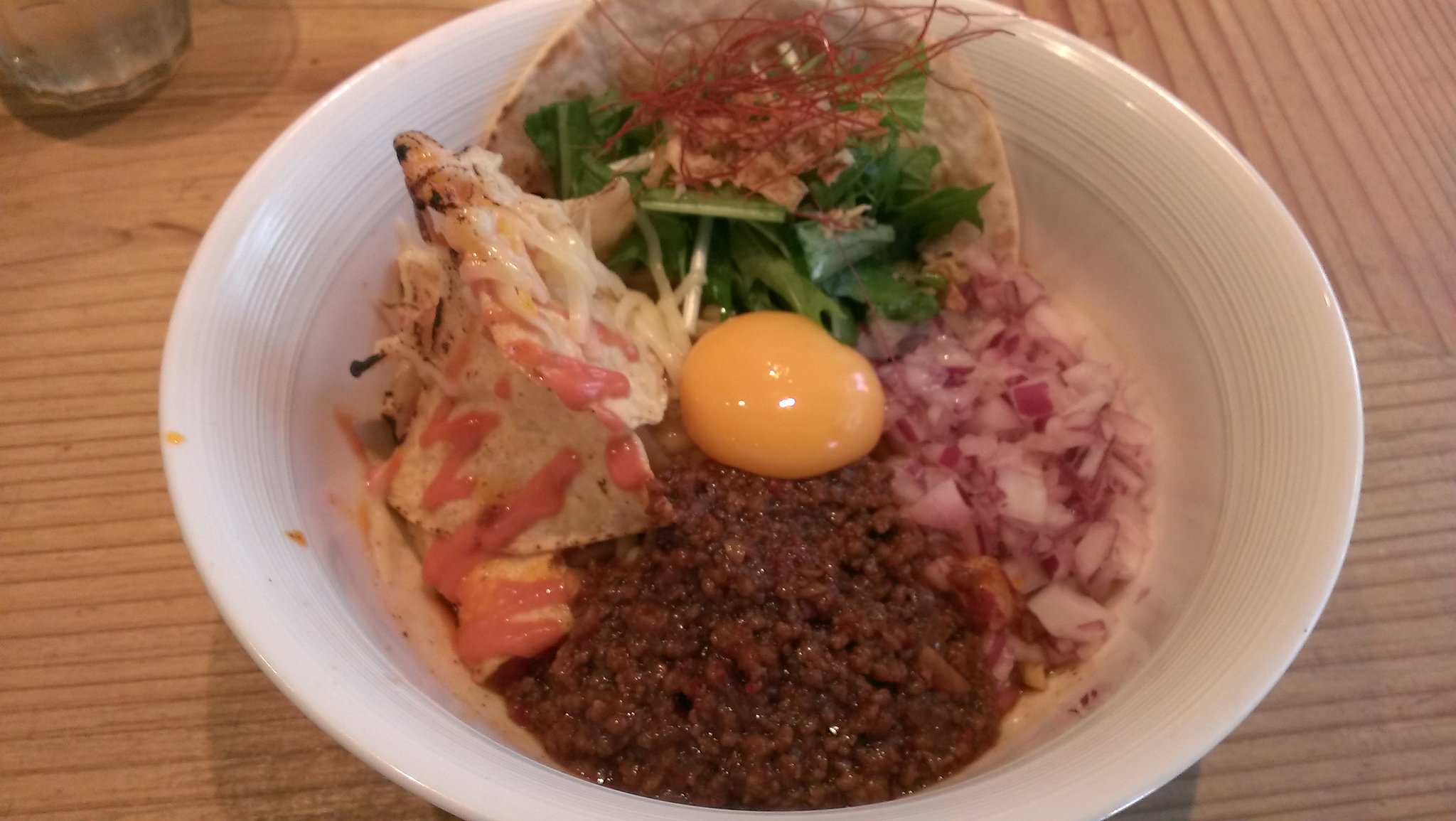 Yasunaga Resort Noodle Iruca 新宿三丁目 メキシカンツィスト 追いトルティーヤ付 0円 水曜 ランチのみの営業で メニューはメキシカンなまぜそば一種ですが チリソースのスパイシーさがマッチして想像以上に美味です 店情報 T Co Qvczf93lmw