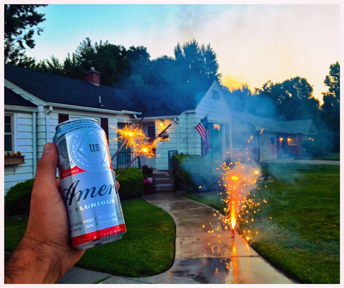 N_Groff's tweet photo. From my home, to yours, happy #FourthofJuly. 🇺🇸 #boise #idahome #boisebench #dontmakeamericagreatagain @ThisIsBoise @Budweiser #budweiser https://t.co/gxgNOcageV