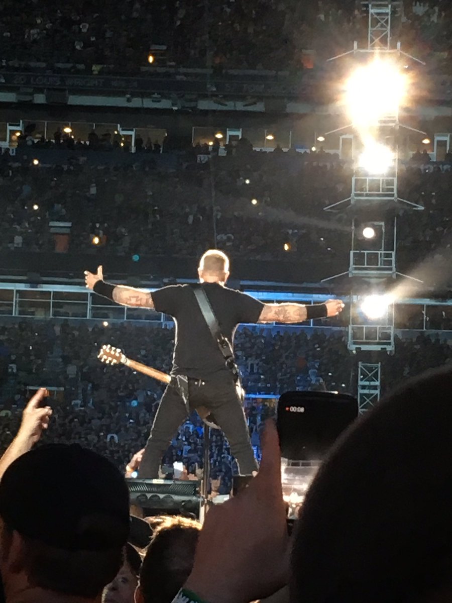popzeckard69's tweet photo. Metallica #metindenver https://t.co/3UewyBcI7g