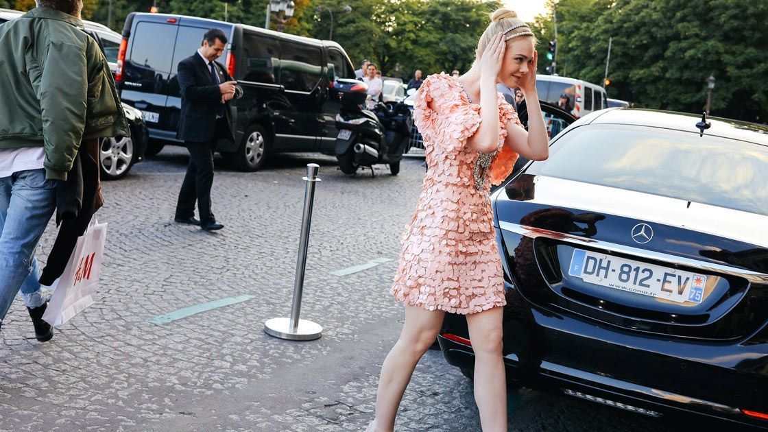 emfriesen's tweet photo. #PhilOh’s Best #StreetStyle Looks from the #Fall17 #Couture Shows in #Paris
via @voguemagazine
#fashion #style
https://t.co/lbA2bAjMG1 https://t.co/NUoJWjtnWH