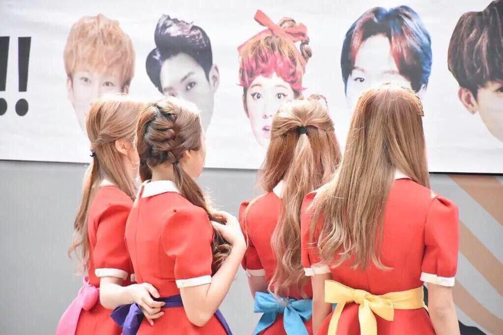 Joy_Velvet_93's tweet photo. #RedVelvetFirstConcert
❤️💛💙💚💜 https://t.co/azN3flhIy1
