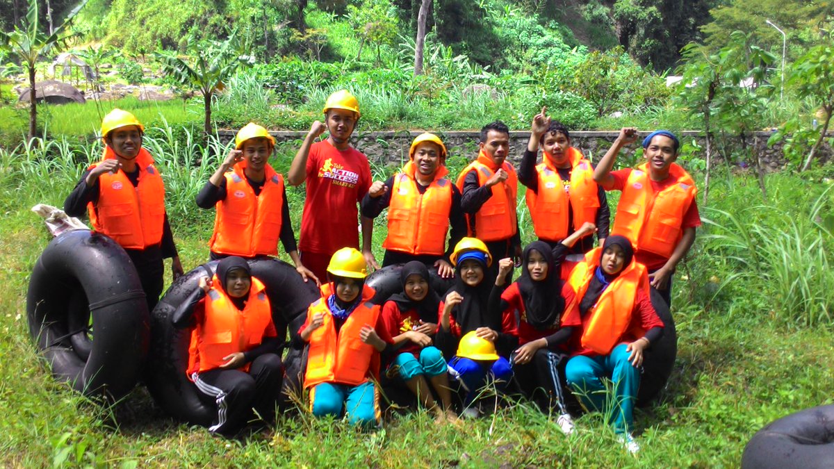 POLTEKINDONESIA's tweet image. Acara Outbond @POLTEKINDONESIA.
Yang ingin tanya info dan bergabung di @POLTEKINDONESIA silahkan datang ke Jl. Setia Budi No. 60 Madiun.😊