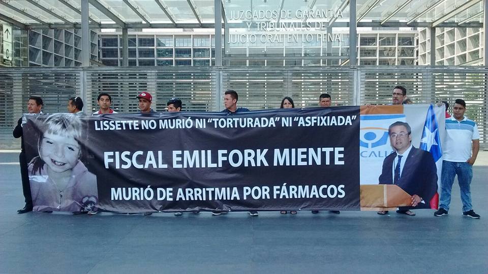 SosNinosename1's tweet photo. @chechohirane @mariaelitoledo Blanco sabe NOMBRES FISCALES EJERCICIO envueltos FRAUDE CARABINEROS Checho #Emilfork "investiga" SENAME https://t.co/z6qO4hghBG https://t.co/ehjhhAQrBQ