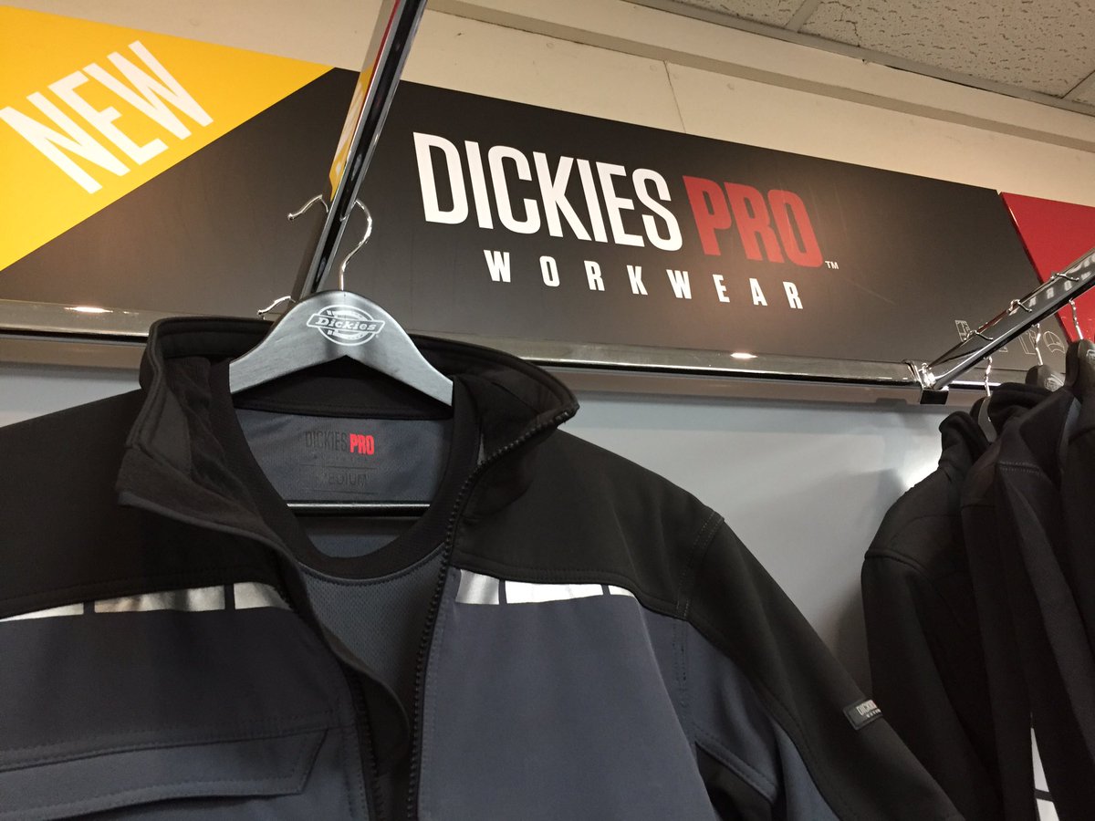 #workwearwednesday #allseasons <a href="/DickiesEurope/">Dickies Europe</a> @Andy_WDE <a href="/Paul_WDE/">Paul Elliott</a> <a href="/Chris_Dickies/">crisdie lawian</a>  @SarahDickies <a href="/JustAskAdy/">AskAdy</a> @the24hrplumber #Dickies