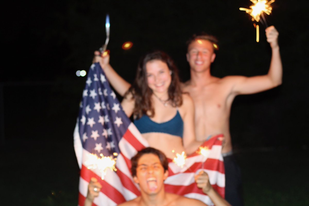 Fire is fun🔥 #merica @jaimebajonero <a href="/Alliulery_/">alli</a>