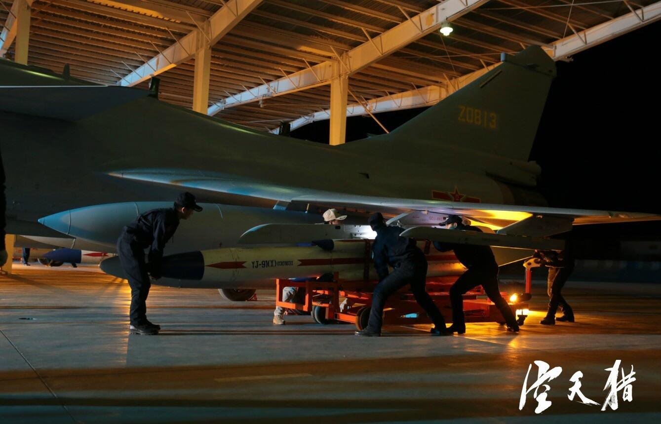 DD8x7yRUMAA8q_b.jpg:large